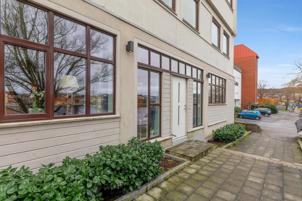 Stylish Apartment With Beautiful Views Of The River, Beach Nearby Kristiansand Esterno foto
