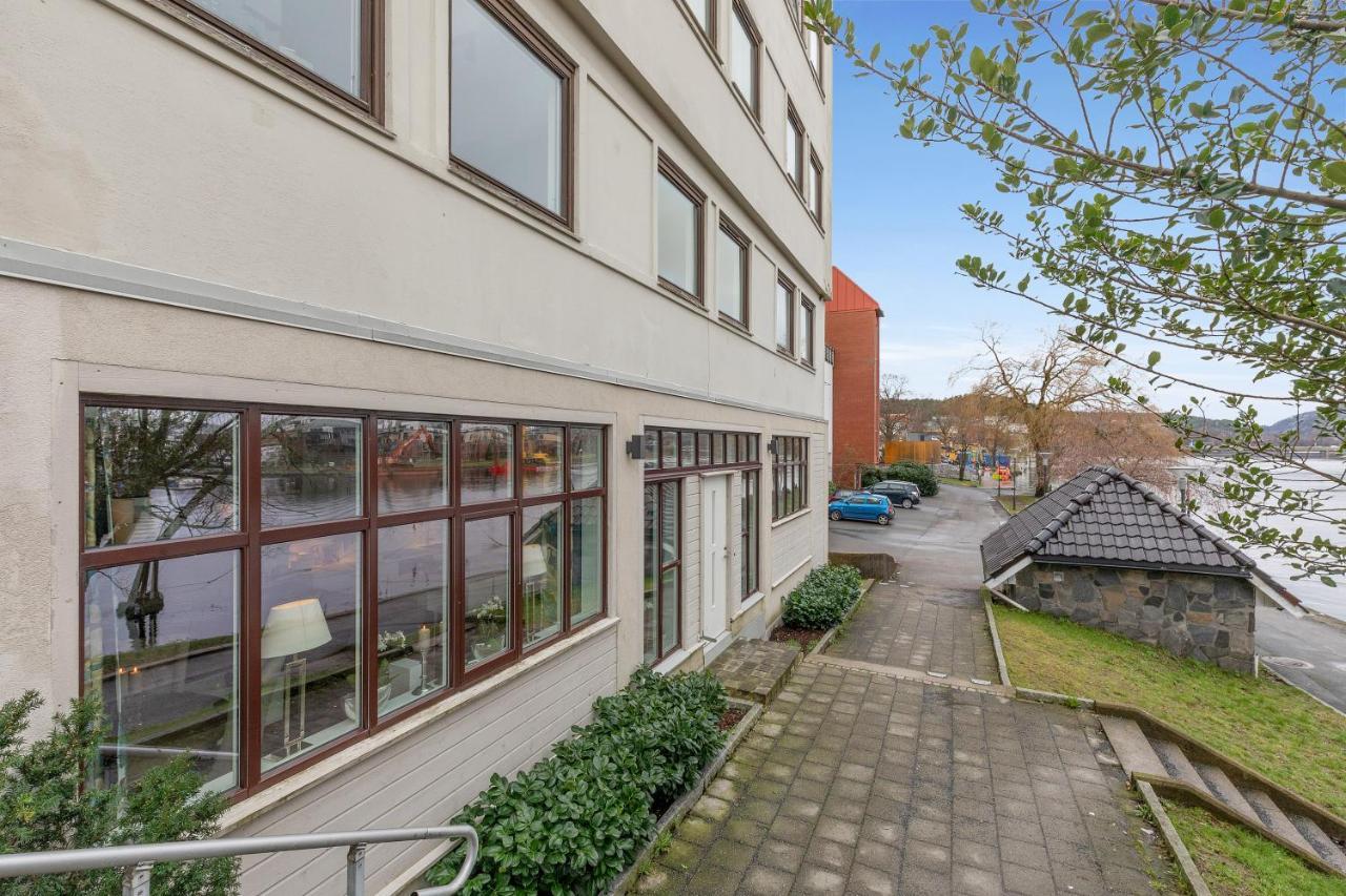 Stylish Apartment With Beautiful Views Of The River, Beach Nearby Kristiansand Esterno foto